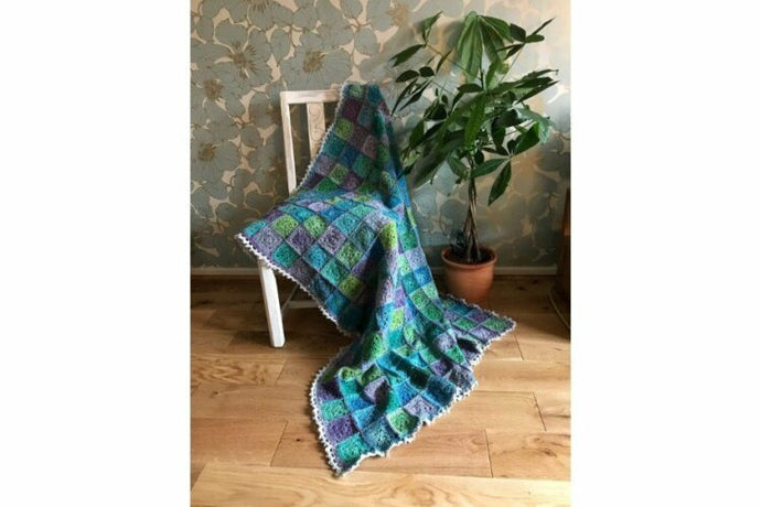 WATER LILIES BLANKET BY FIFTY SHADES OF 4PLY
